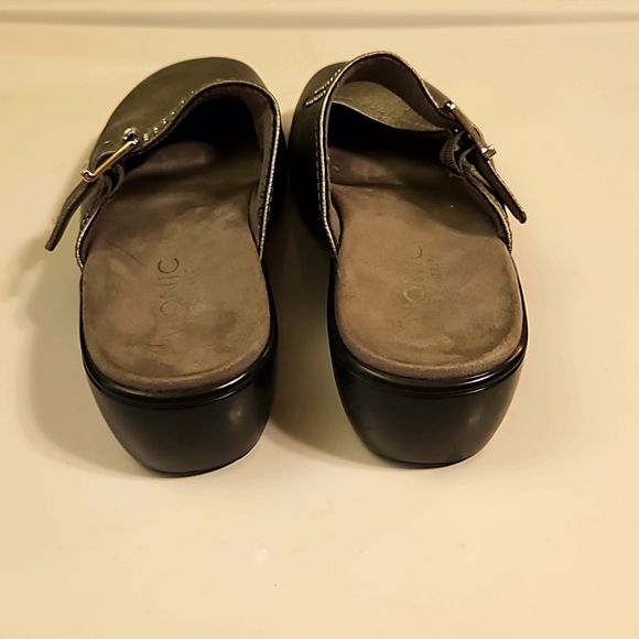 Vionic "Justin" Leather Studded Slip On Clogs Shoes - Picture 6 of 6